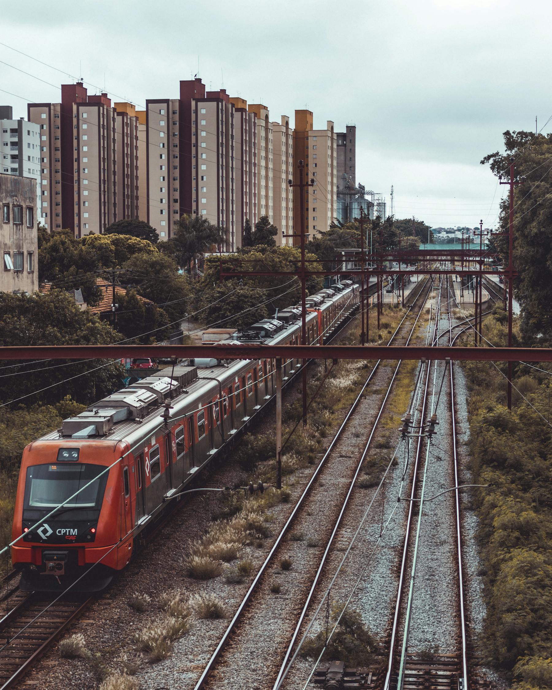 成都最新火車時刻表，連接城市的生命線